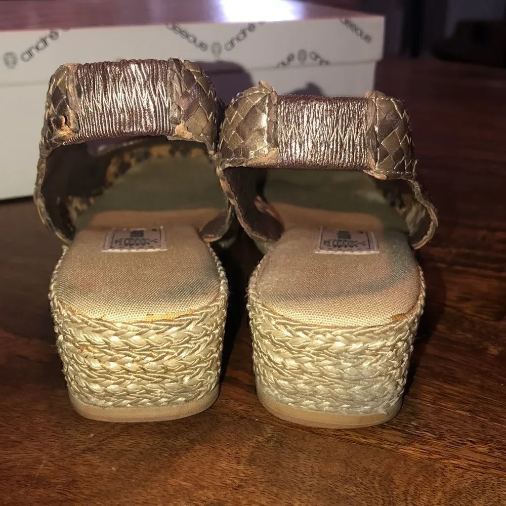 Andre Assous Paula Gold Metallic Woven Closed Toe Sandals size 7.5 M